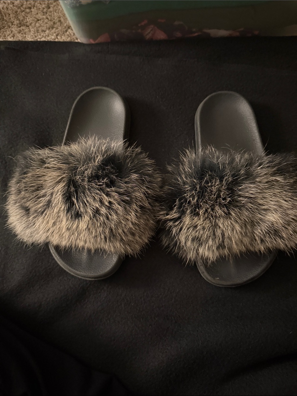 Plush Faux Fur Slide Slippers - Black and Gray